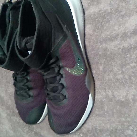 Nike - Picture 5 of 7